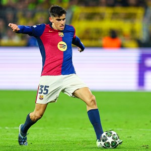 世体：弗里克将用杰拉德-马丁或托伦茨顶替受伤的巴尔德